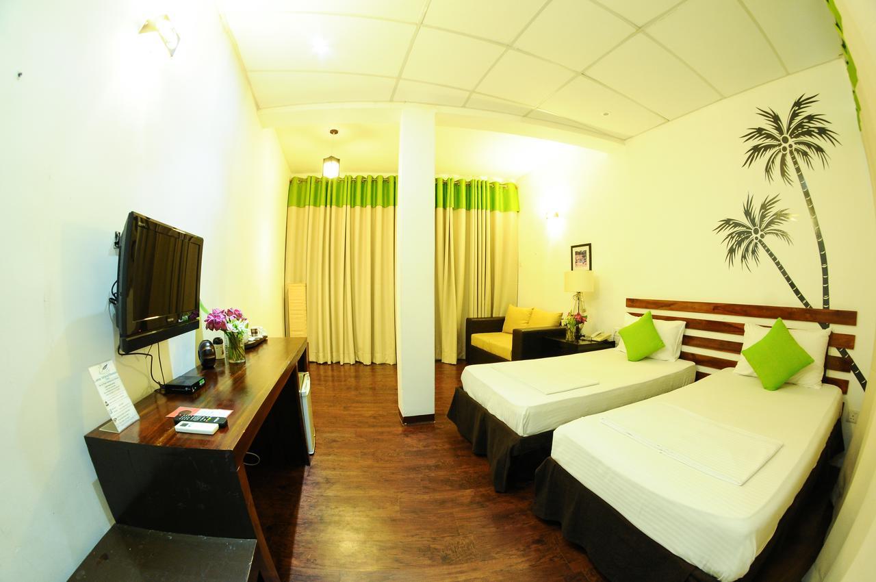 Lake Wind Hotel Tissamaharama Exterior foto