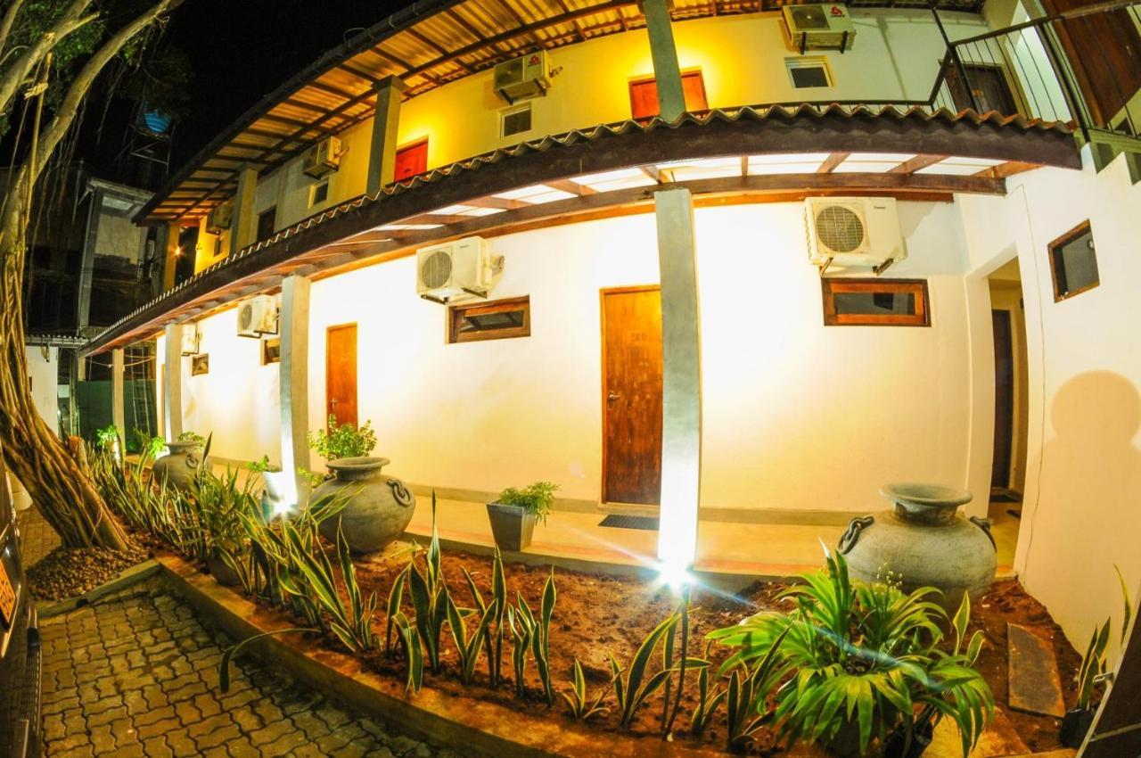 Lake Wind Hotel Tissamaharama Exterior foto