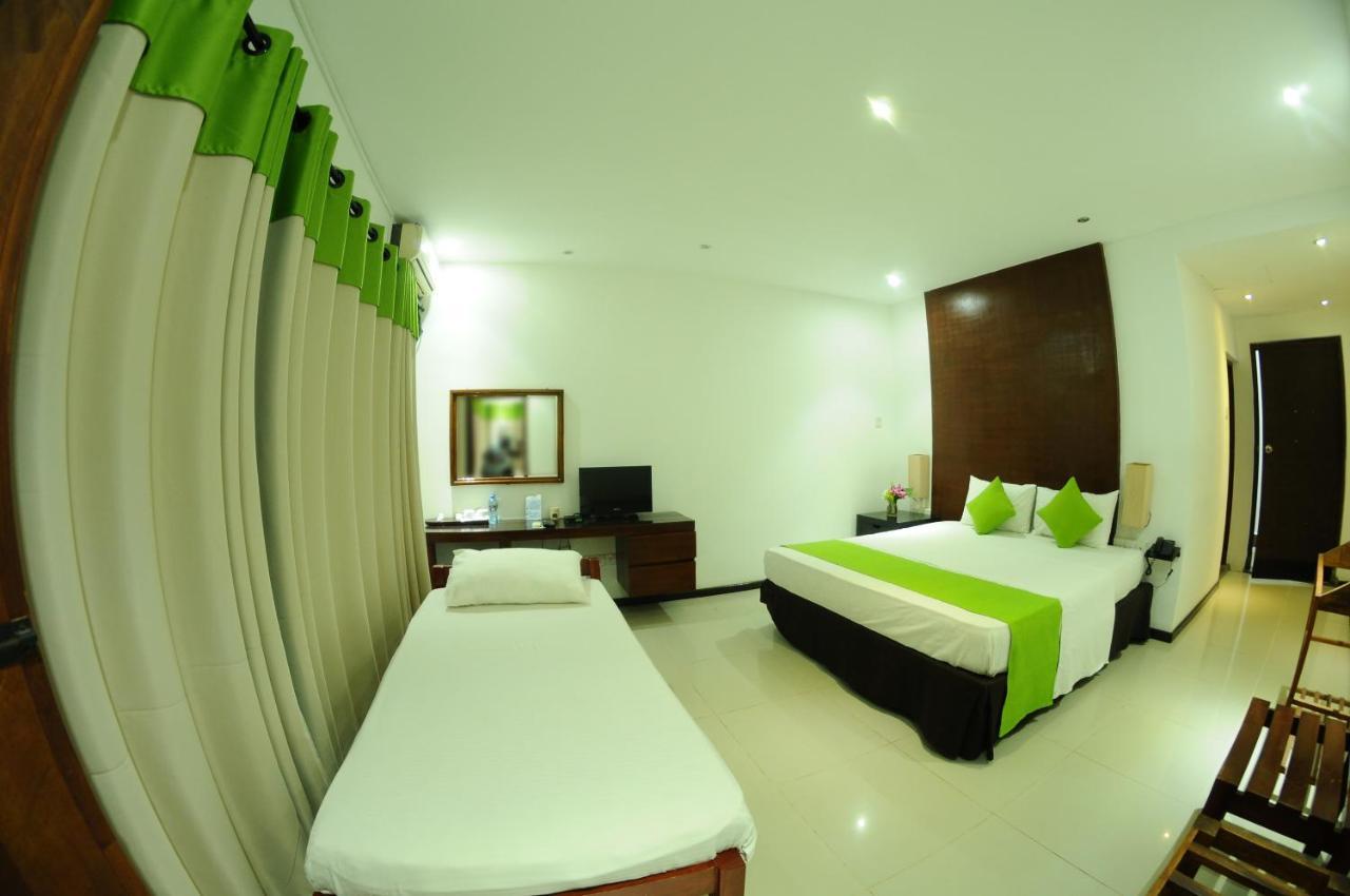 Lake Wind Hotel Tissamaharama Exterior foto